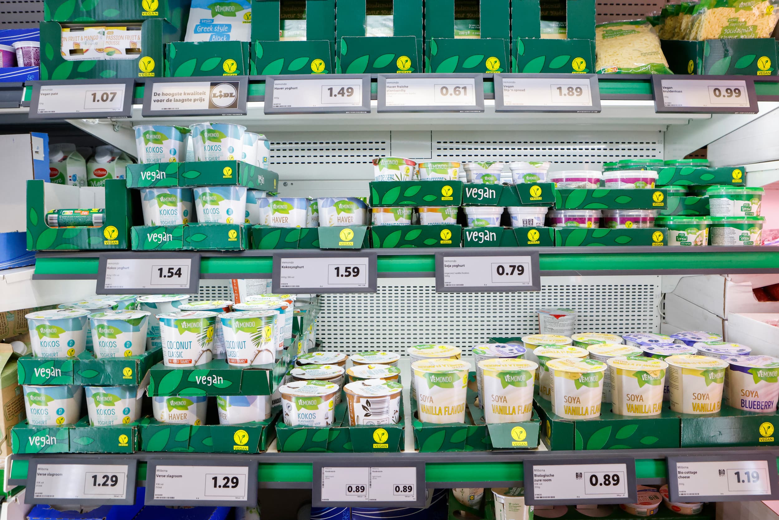 Plantaardige producten in de supermarkt. Er is nog weinig bereikt in de eiwittransitie. Foto: Ton Kastermans