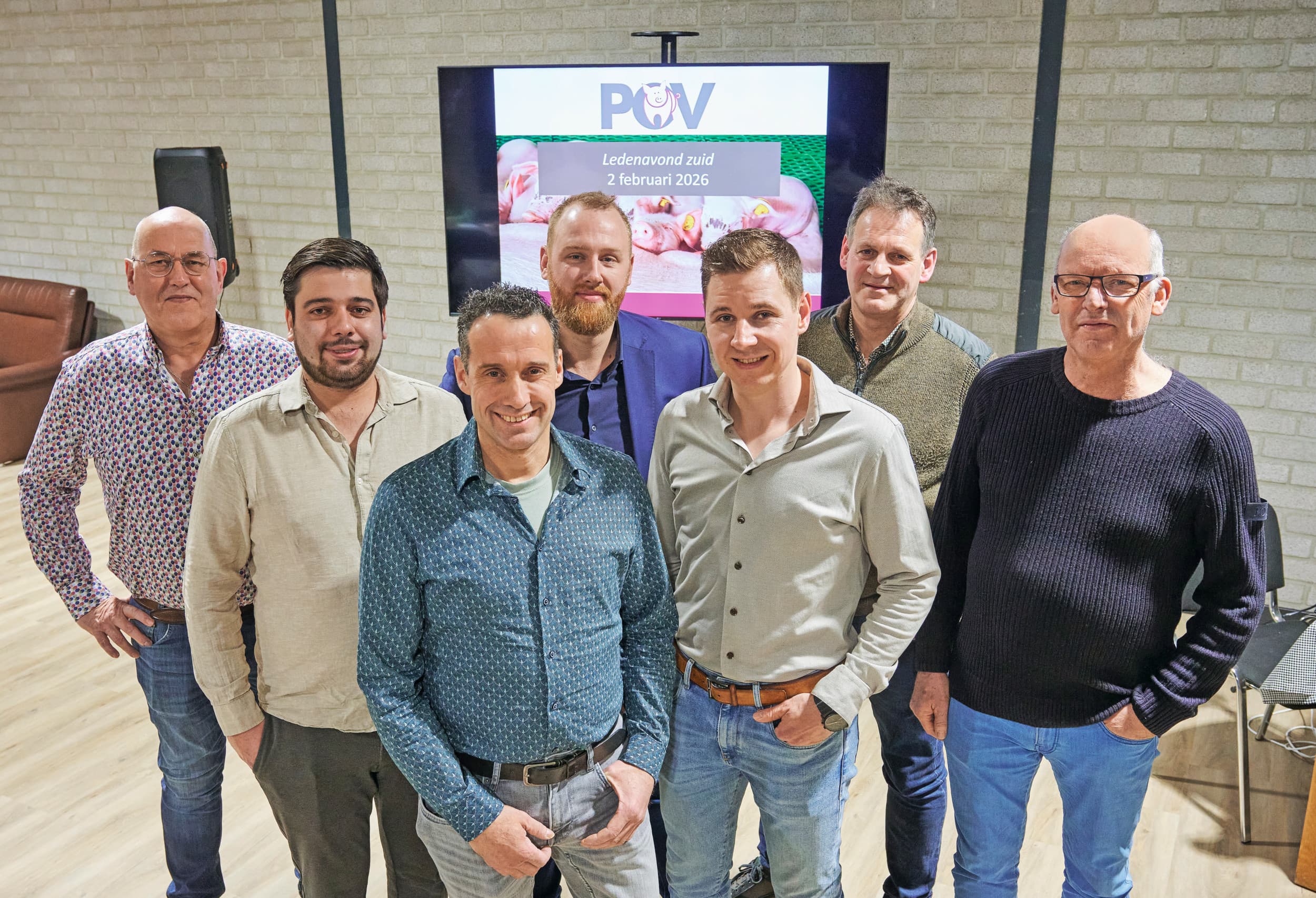 In Regio Zuid zijn zeven bestuursleden gekozen. Varkenshouder Jos Naalden hanteert de voorzittershamer. Foto: POV