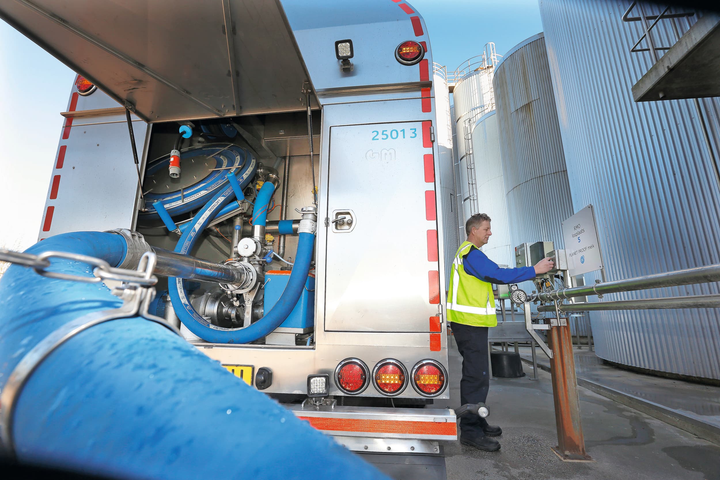 herverdeling melk fusie FrieslandCampina Milcobel