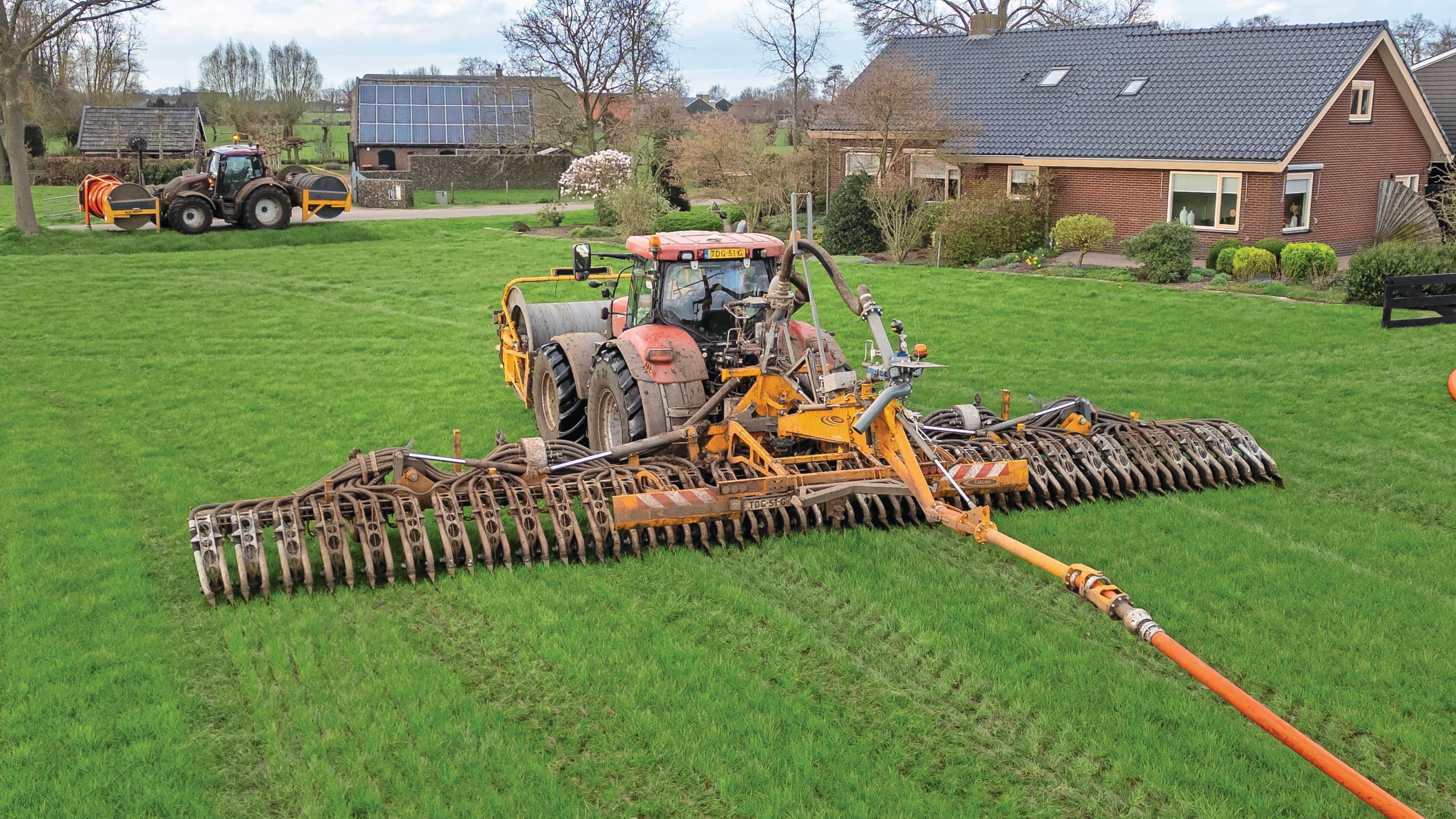 Familie Tjalma gaat onder de naam Agro Tjalma weer bemesters en andere mesttechniek bouwen. Het bedrijf, onder leiding van drie zussen, heeft een licentieovereenkomst gesloten met een externe partij die nu het intellectuele eigendom in handen heeft. Foto: Koos Groenewold