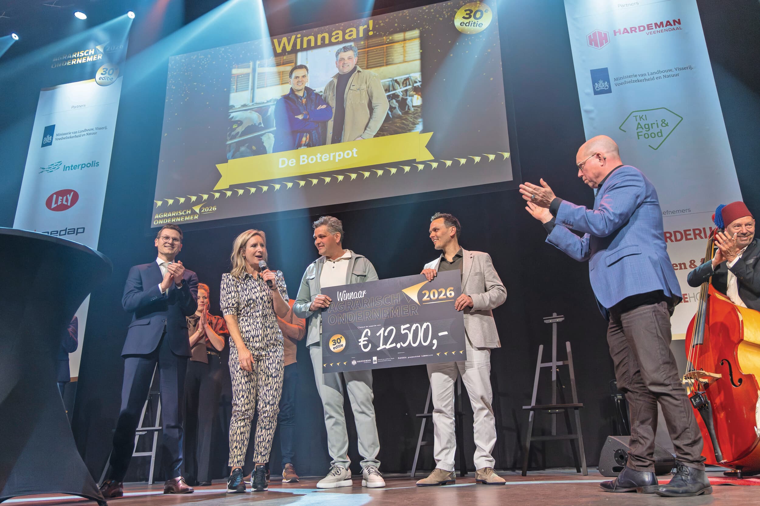 Veel positieve energie bij de uitreiking van de prijs Agrarisch Ondernemer van het Jaar. Foto: Koos Groenewold