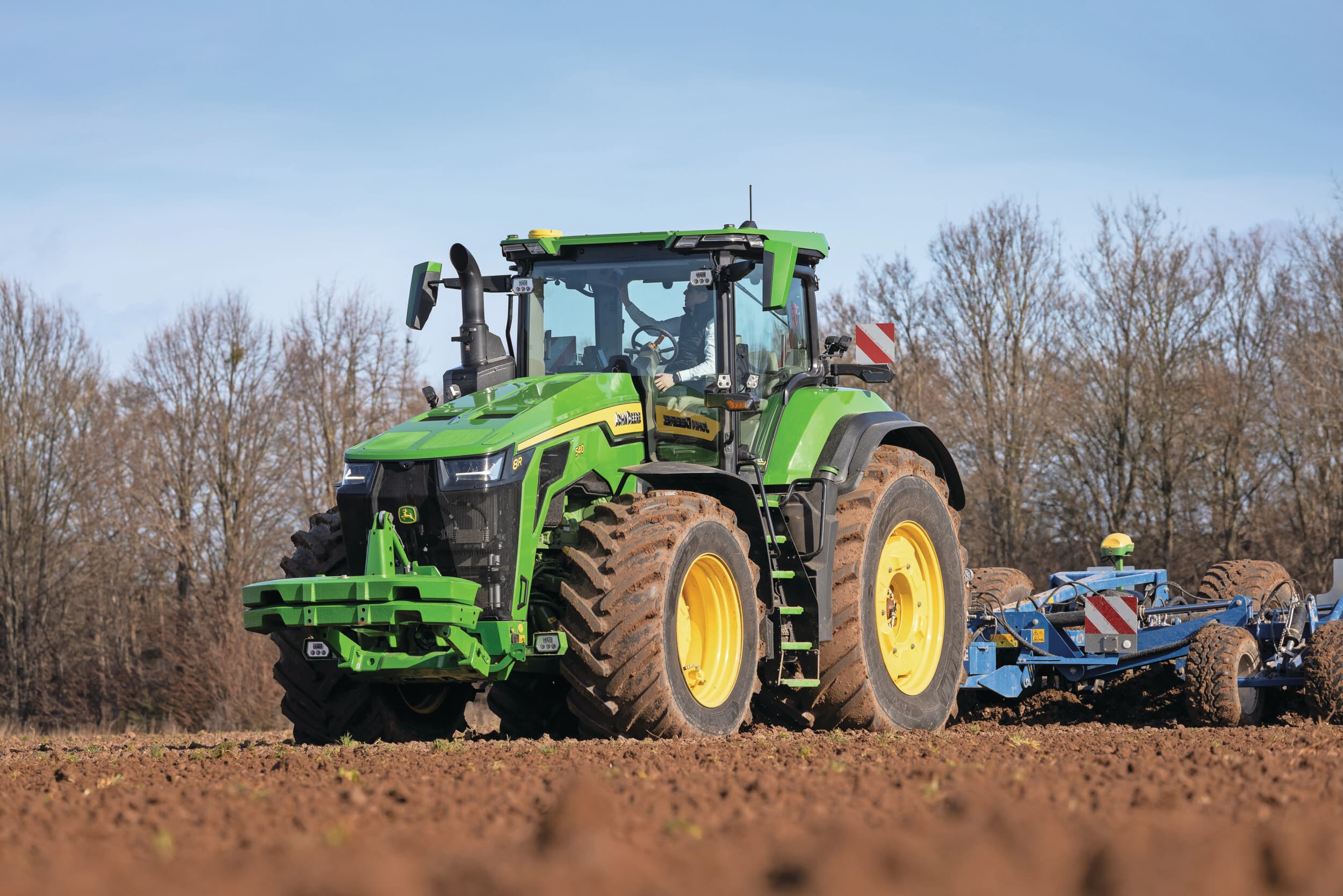John Deere breidt de Amerikaanse 8R-serie naar boven toe uit met drie modellen. Het nieuwe topmodel is de 8R 540 met maximaal 634 pk. Foto's: Bob Karsten