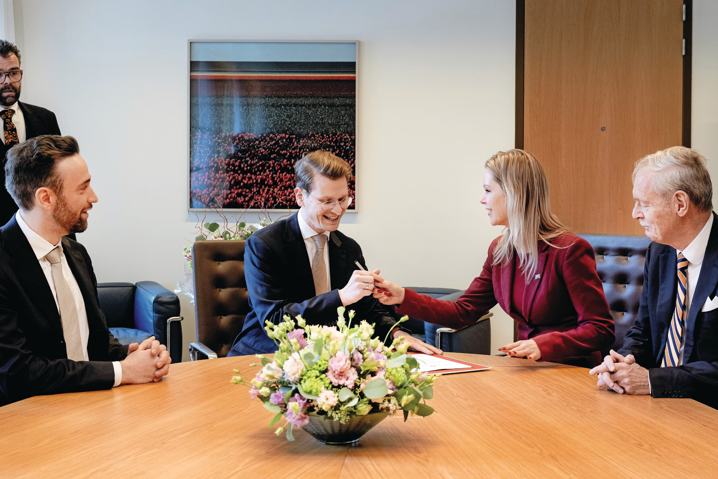 Op 23 februari droeg minister Femke Wiersma haar werk over aan haar opvolger Jaimi van Essen. Van Essen veranderde korte tijd later het beleid rond zienswijzen bij openbaarmaking van emissiegegevens. Foto: ANP