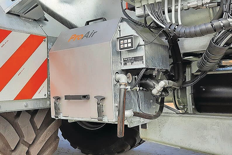 De Pro Air-compressor van het Duitse AgrarPro is een luchtdrukwisselsysteem dat is op te bouwen op een aanhangwagen (zie foto), een trekker of een zelfrijder. Foto: AgrarPro