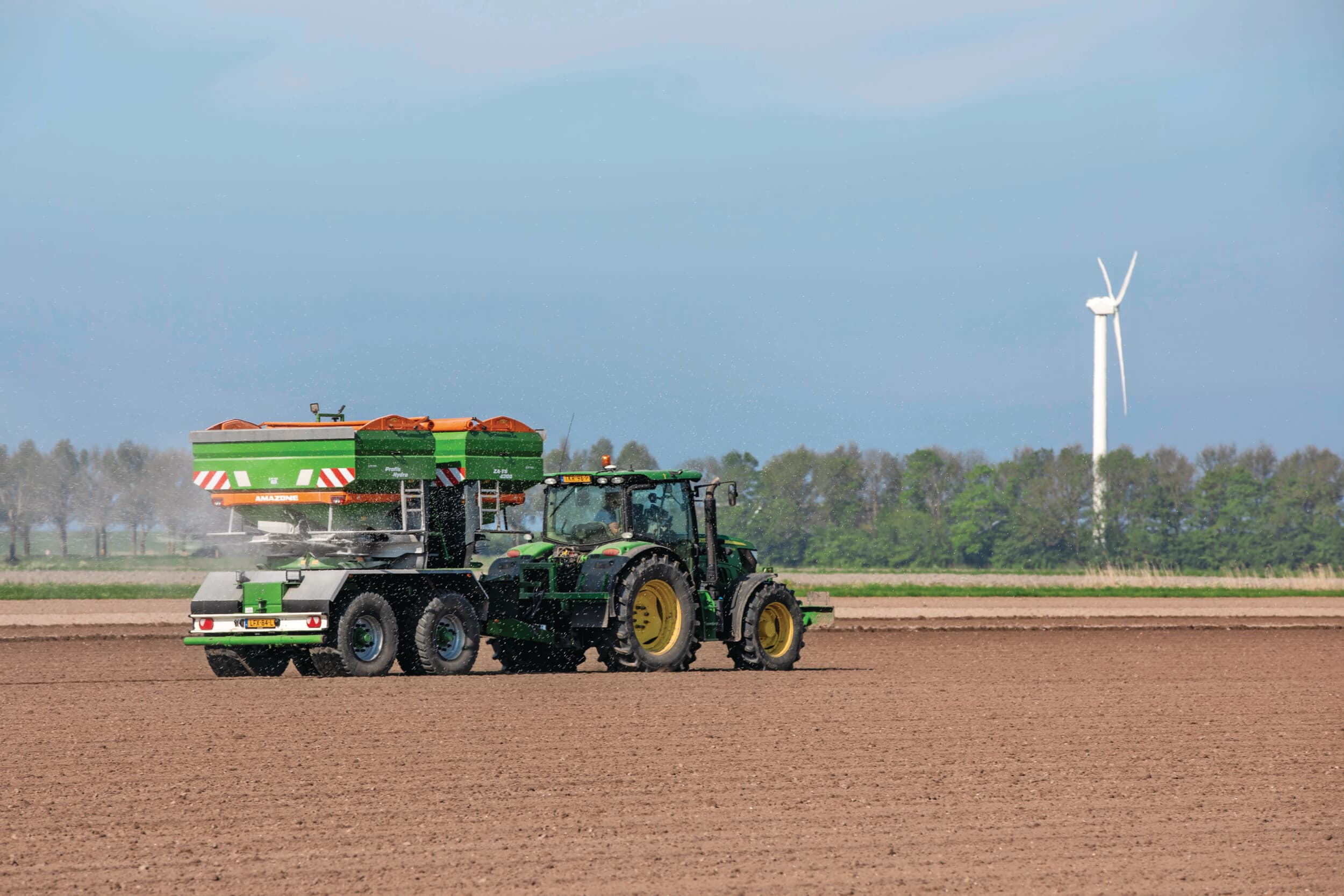 De efficiëntie van bemesting wordt niet alleen bepaald door wat je toedient, maar vooral door hoe de bodem functioneert. Het bodemleven speelt daarin een cruciale, maar vaak onderschatte rol en bepaalt in grote mate hoe goed nutriënten worden benut. Foto: Anne van der Woude
