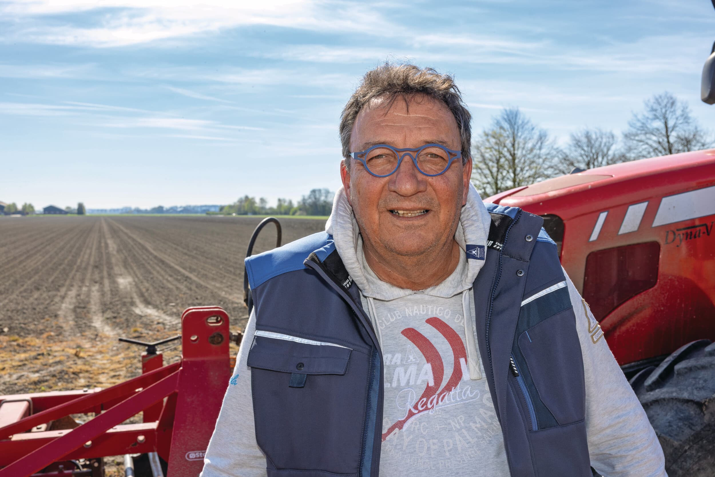 Meeuw de Bruijne (68) runt samen met zijn broer Marco (63) akkerbouw- en loonbedrijf De Bruijne; circa 100 hectare kleigrond (30% afslibbaar). Tot een jaar geleden was Meeuw als zzp’er parttime actief als adviseur zaden. Foto’s: Peter Roek