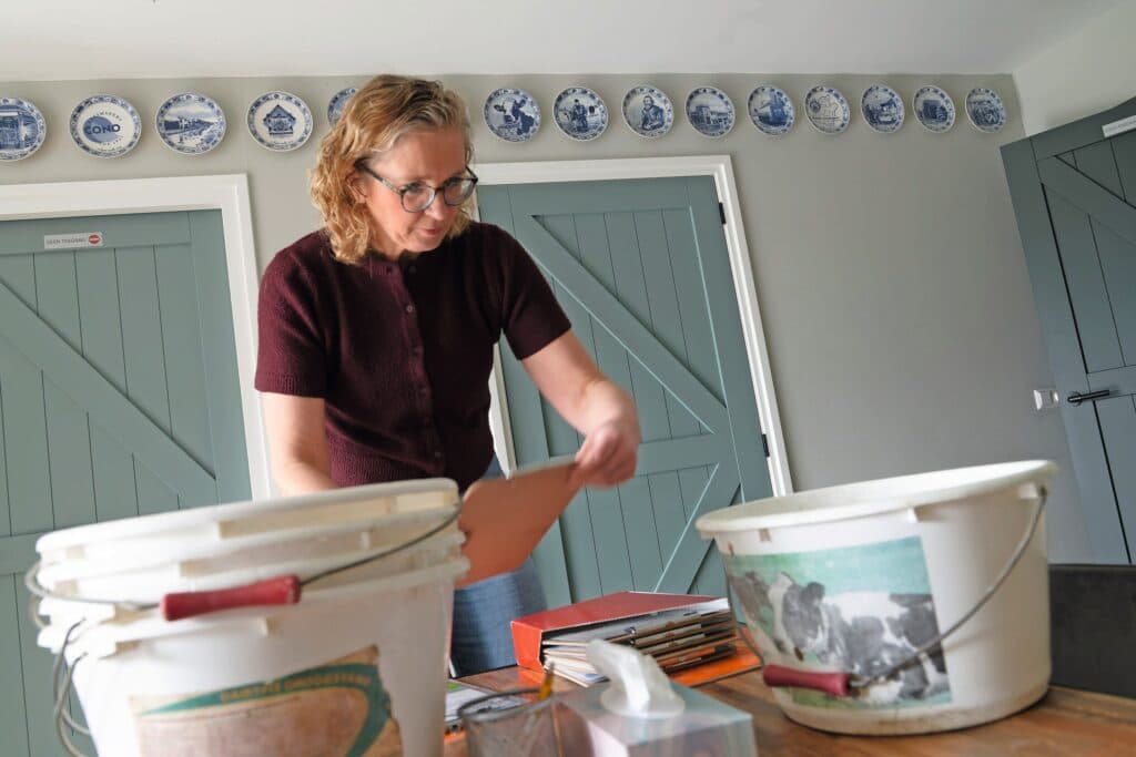 Simone houdt zich bezig met boerderij-educatie. ‘Ik wil kinderen én hun ouders en leerkrachten graag leren waar hun eten vandaan komt.’