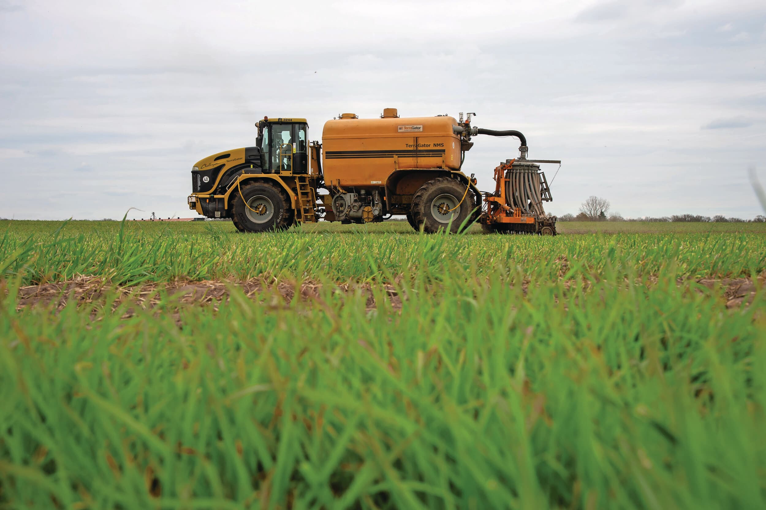 Vorig jaar was het laatste derogatiejaar waarin bedrijven met minimaal 80% grasland meer stikstof uit rundveedrijfmest mochten aanwenden dan de standaardnorm van 170 kilo. Foto: Twan Wiermans