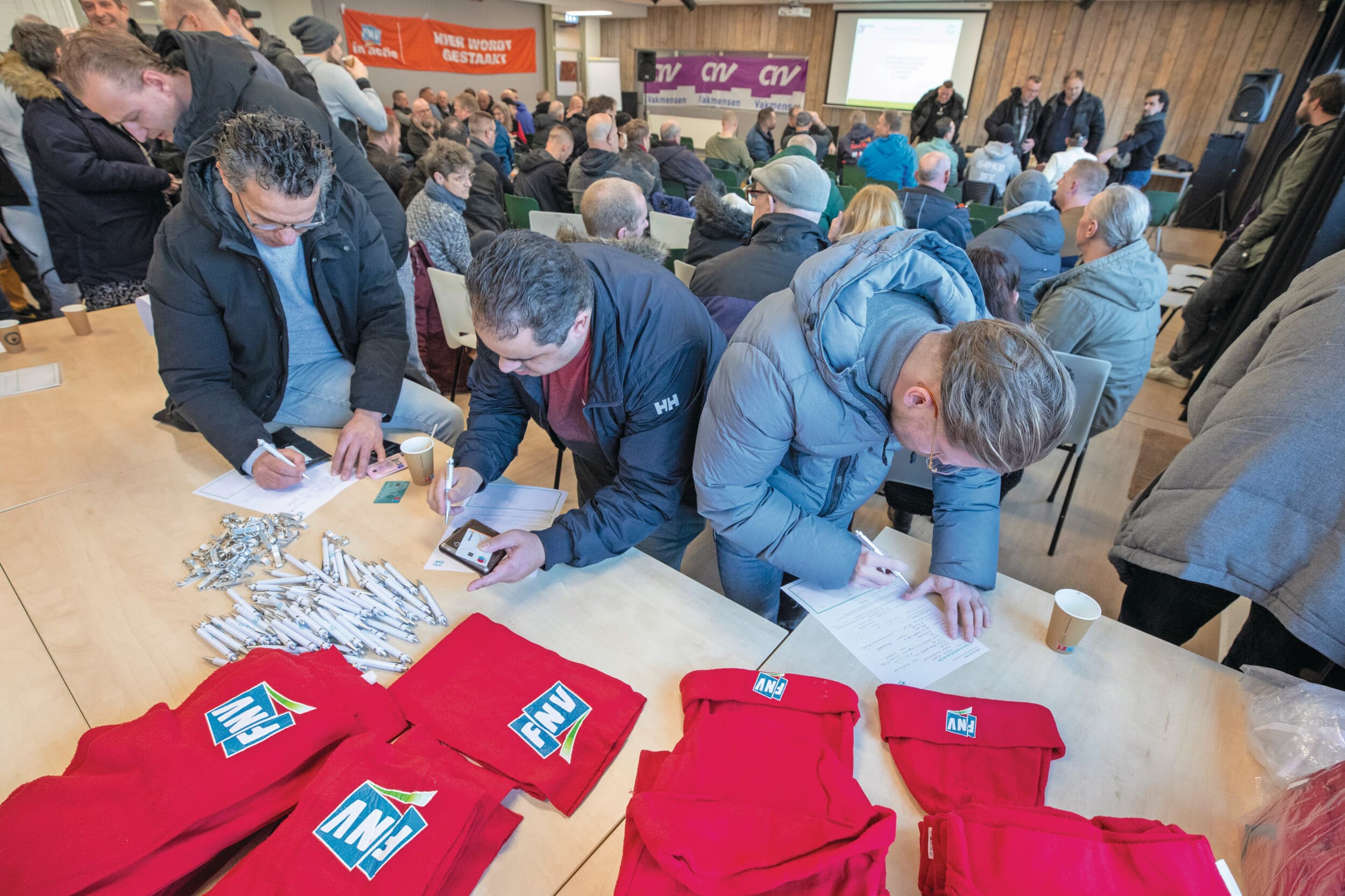 FNV poortacties zuivelfabrieken