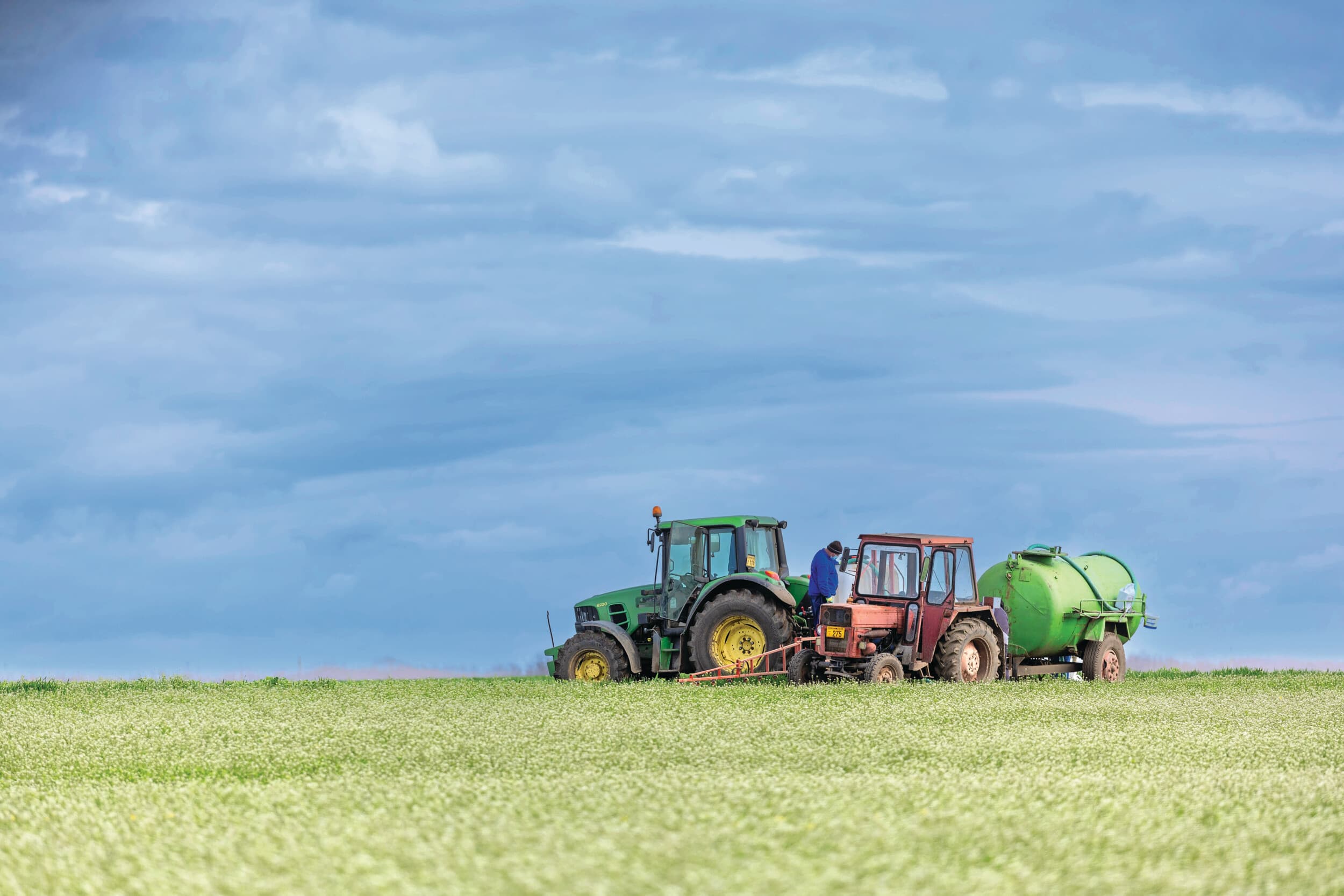 Het platteland van Roemenië. De koninklijke familie van de Verenigde Arabische Emiraten heeft onder meer via landbouwgrond in Roemenië Europese subsidies gekregen. Foto: Mark Pasveer
