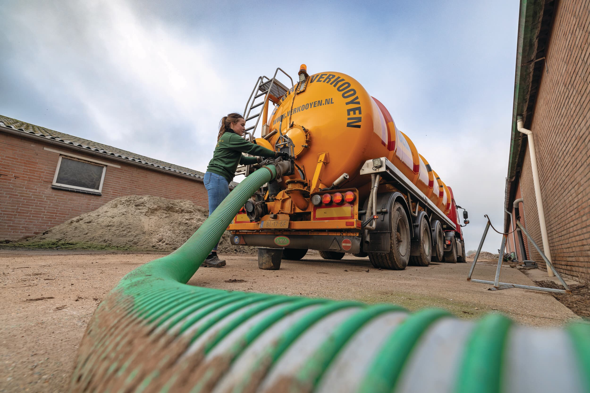 In het eerste kwartaal is minder dierlijke mest vervoerd dan in dezelfde periode vorig jaar, blijkt uit cijfers van RVO. Foto: Peter Roek