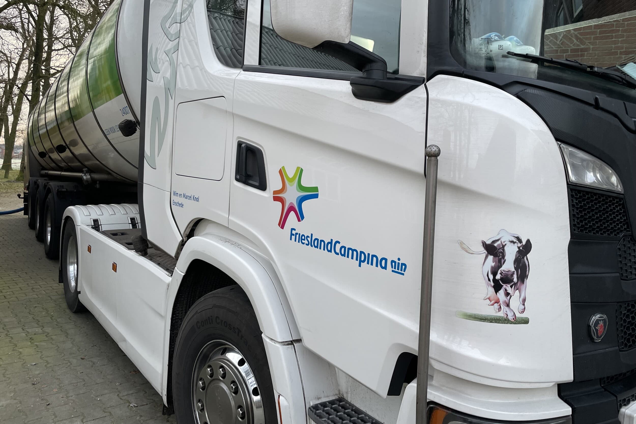 FrieslandCampina zegt er alles aan te doen om de melk bij leden-melkveehouders ondanks mogelijke acties te blijven ophalen. Foto: Martijn ter Horst