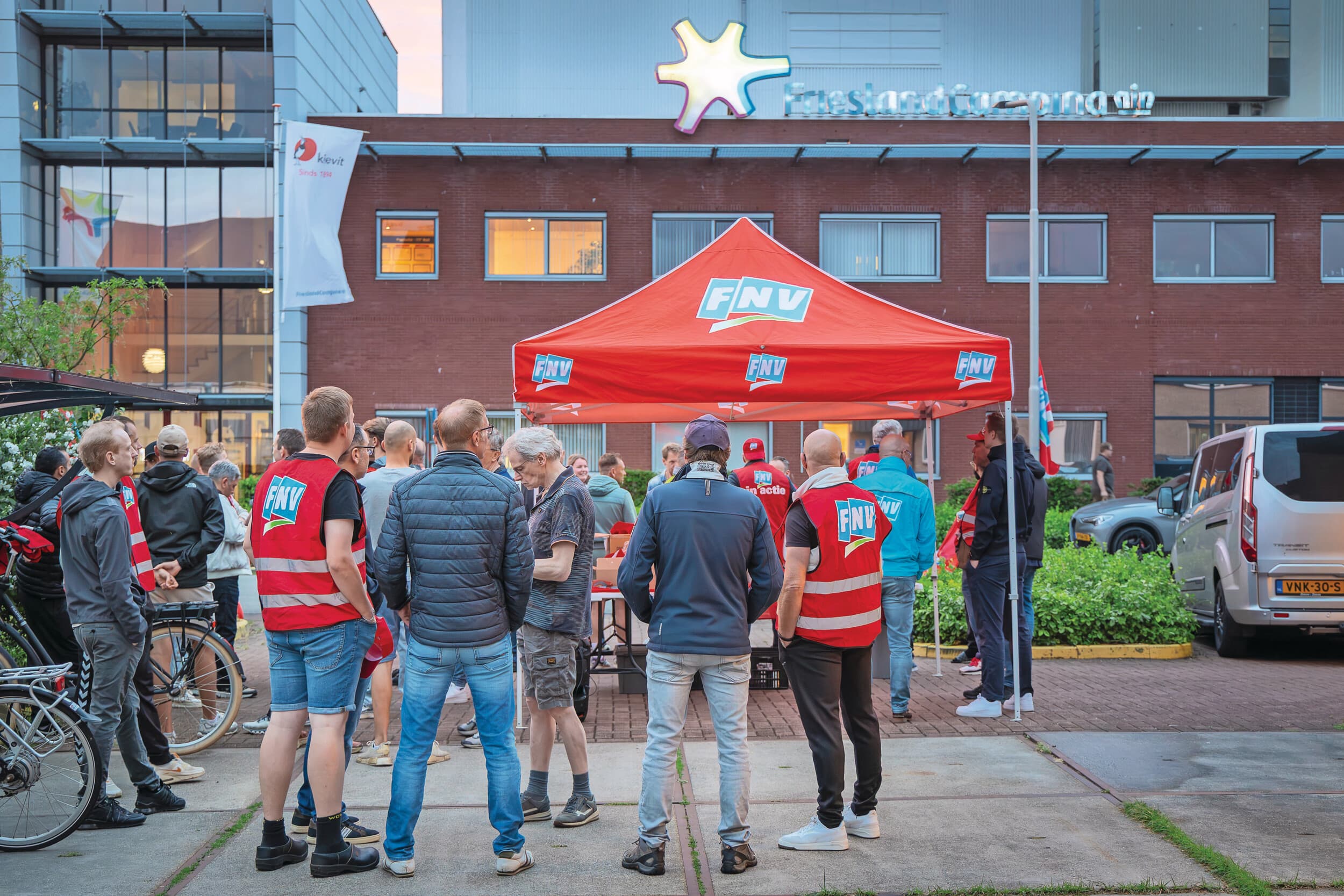 FNV voerde eerder al actie bij een productielocatie van FrieslandCampina in Meppel (Dr.). Foto: Koos Groenewold