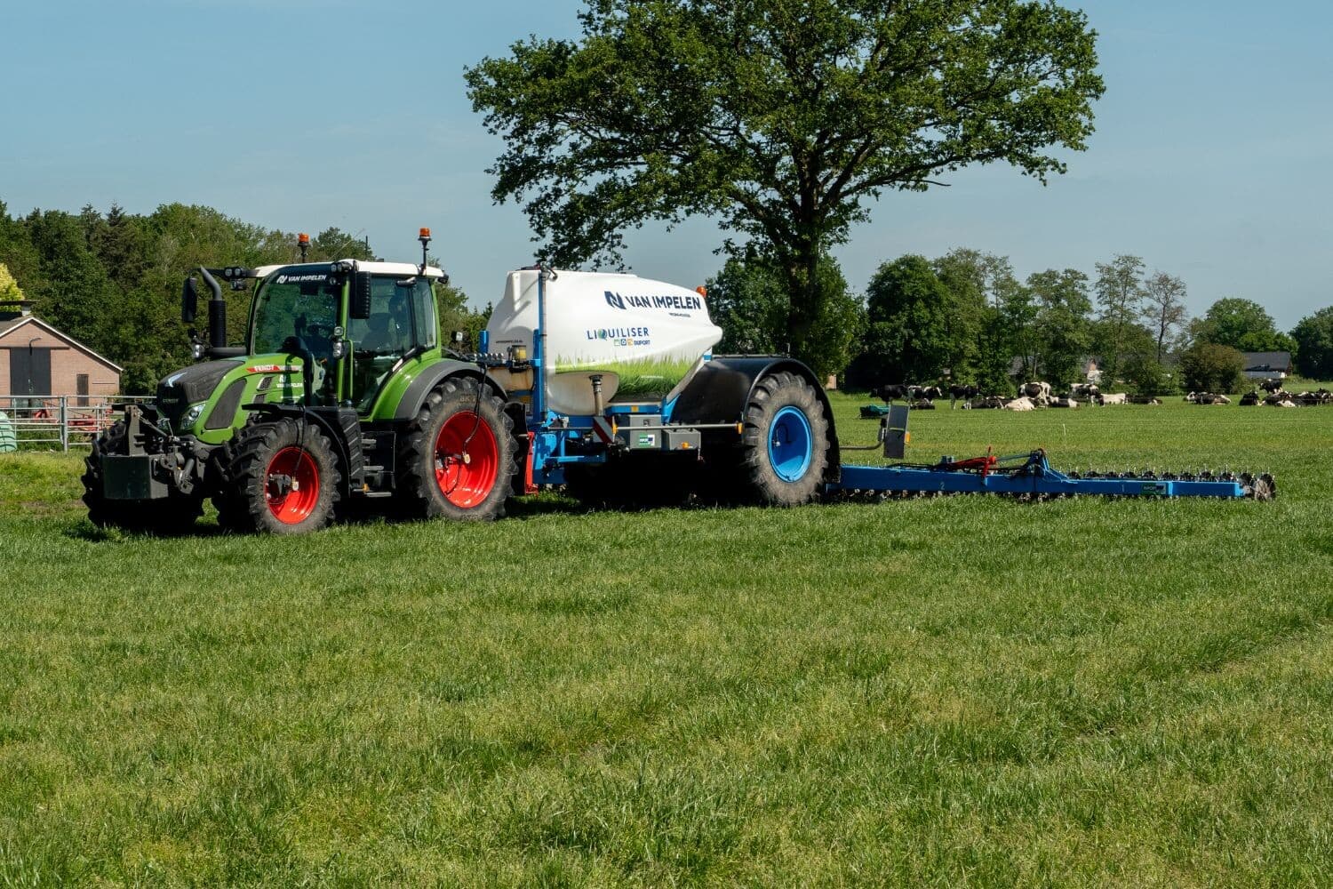 Een van de manieren om renure toe te passen, is met een spaakwielbemester. Foto: Michiel Eberwijn