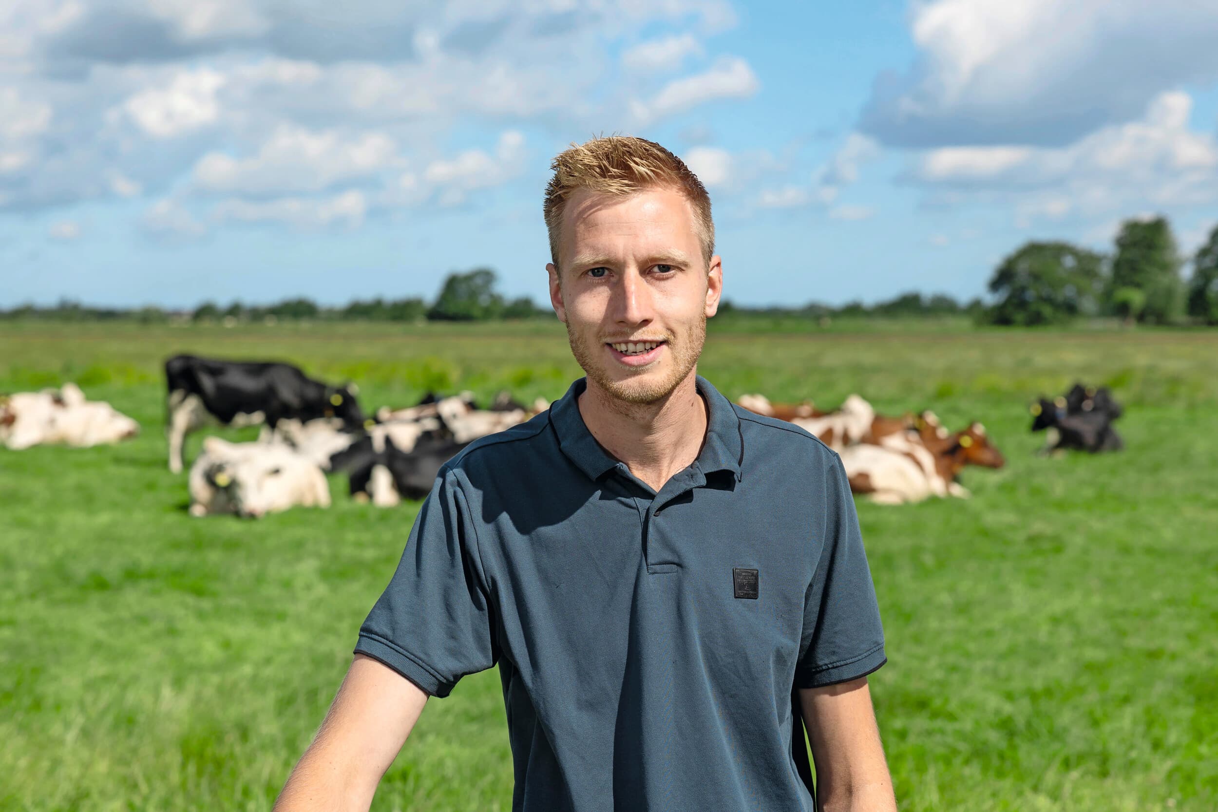Geerlof Boer (25) woont in Kamerik (U.). Hij studeerde Dier- en Veehouderij aan Yuverta Mbo in Houten en heeft samen met zijn vader een bedrijf met 80 melkkoeien op 36 hectare. Ook staan er vier pensionpaarden. Foto's: Herbert Wiggerman