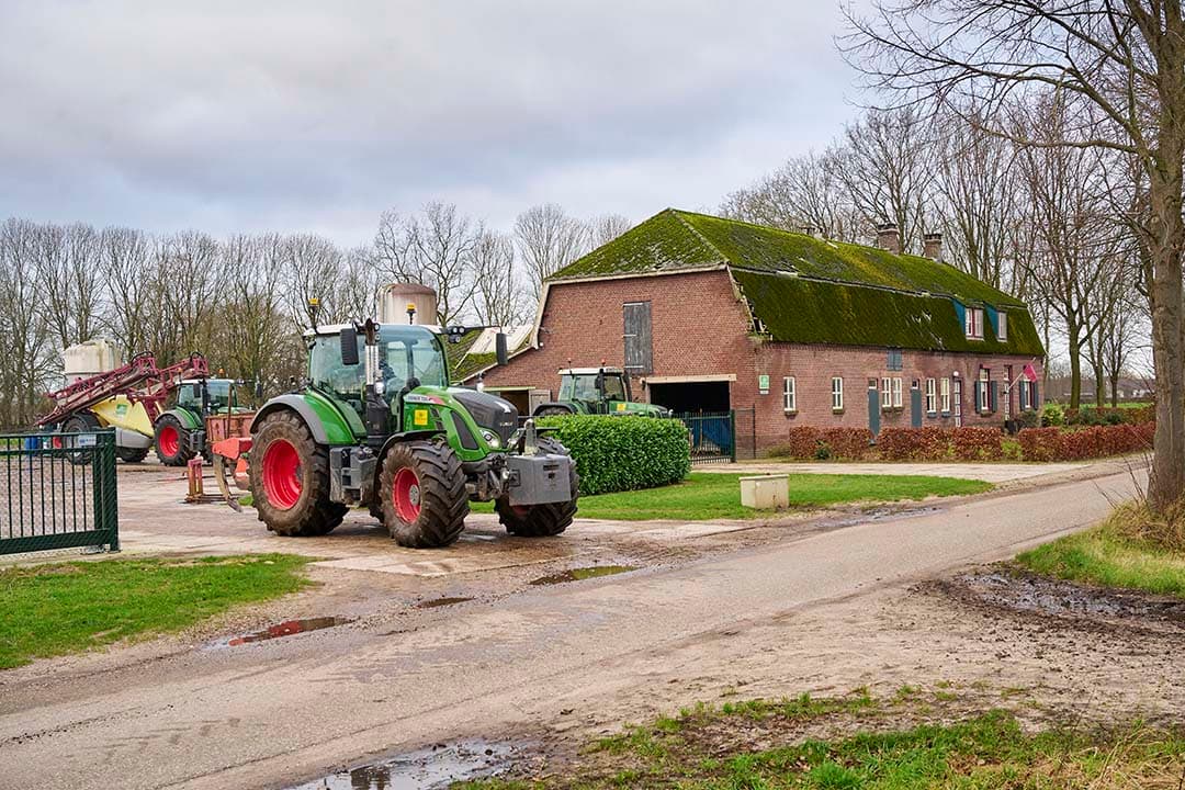 Het bedrijf van William van der Heijden kent drie pijlers: een varkens-, akkerbouw- en loonwerktak. Een bewuste keuze, om maximale risicospreiding te creëren.