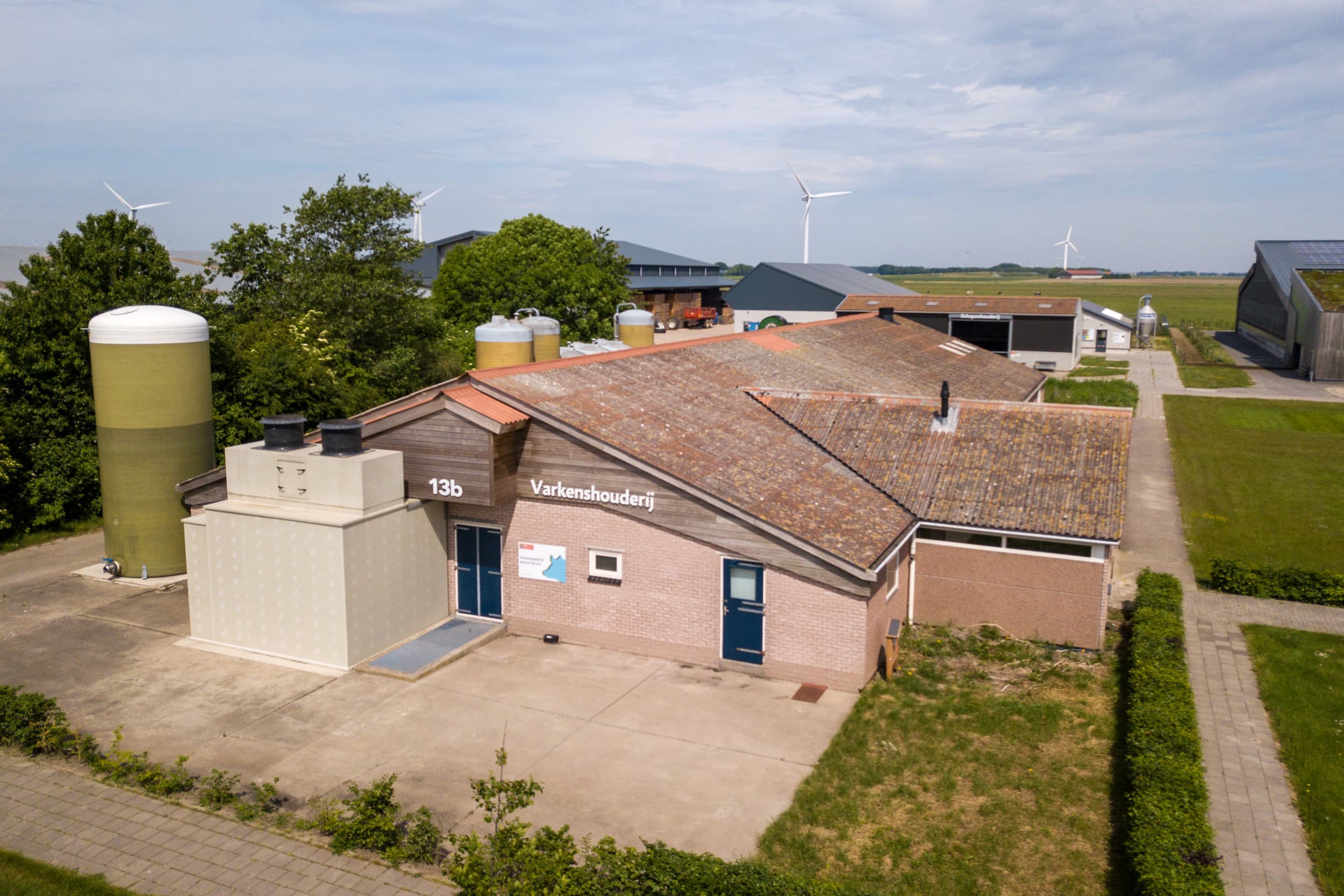 Het varkensbedrijf van Aeres Hogeschool in Dronten (Fl.). Van de hbo-opleidingen gericht op de agrarische sector scoren Aeres Hogeschool met de hoofdvestiging in Dronten en HAS Green Academy uit Den Bosch het beste. Foto: Koos Groenewold