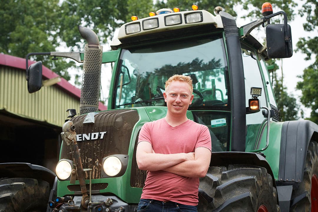 Stan Kuijpers, opvolger in Batenburg, bij een van de Fendt trekkers.