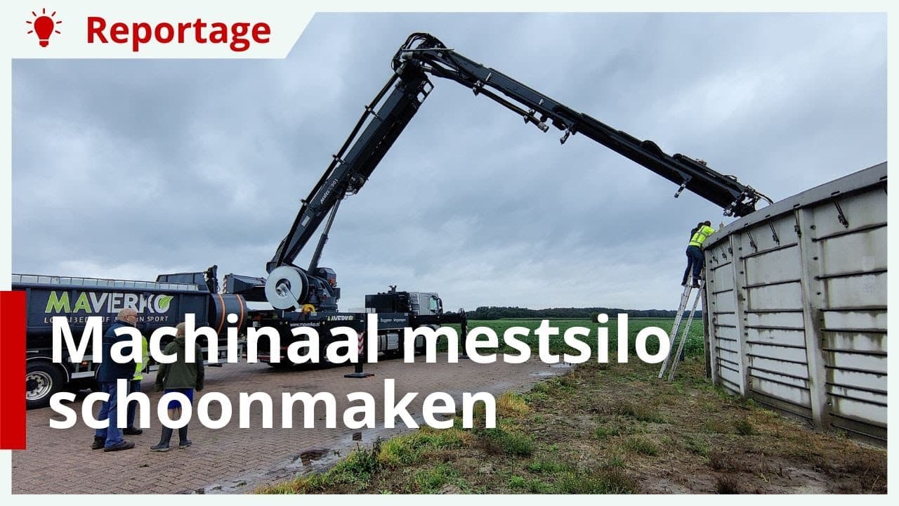Mestsilo schoonmaken met Bobcat en knijper
