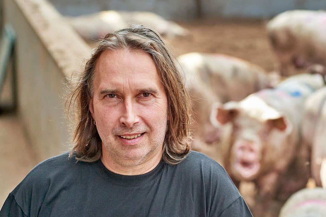 Zeugenhouderij Jan Vogels is een van de oprichters van Varkens Vandaag. Nu de stichting opgaat in de POV heeft Jan nog volop ideeën om de sectorpromotie naar een hoger plan te tillen. - Foto: Van Assendelft Fotografie