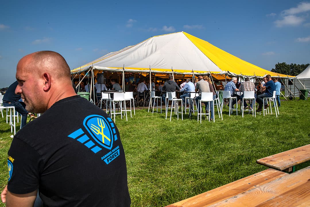 Vandaag, vrijdagochtend 3 september, was het zover. De eerste Algemene Ledenvergadering van Farmers Defence Force. Vanwege de coronamaatregelen heeft de boerenactiegroep deze steeds uitgesteld. - Foto's: Ronald Hissink
