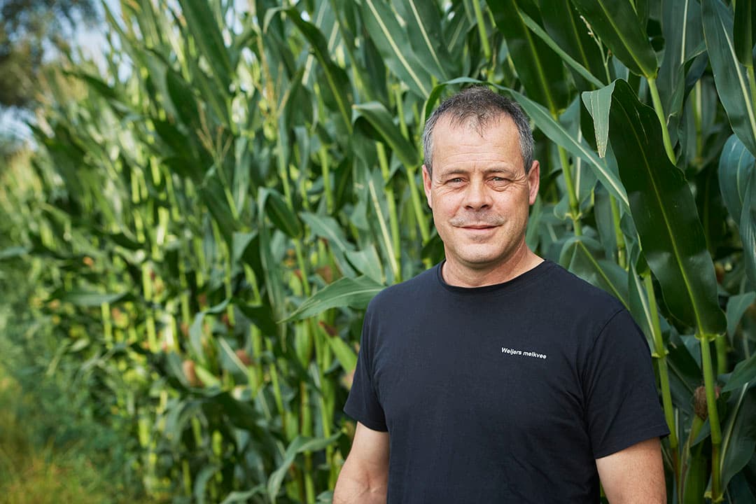 Roger Weijers (48) heeft samen met zijn vrouw Edith (46) in Oostrum (L.) een melkveebedrijf. De productie van de koeien is 11.000 kilo melk met 4,30% vet en 3,60% vet. - Foto's: Van Assendelft Fotografie