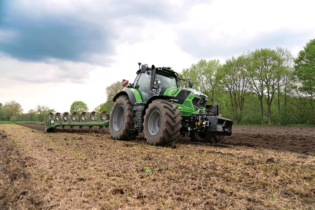 Dankzij de SDF TTV Compound-transmissie, afkomstig van de 8-serie, krijgen de nieuwe trekkers meer vermogen aan de grond. De 7250 TTV heeft 33% meer ter beschikking, de HD zelfs 50% meer. - Foto: Deutz-Fahr