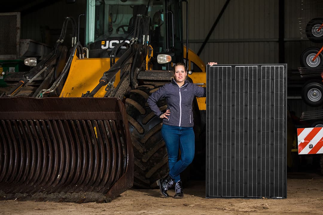 Anne Hulshof koos voor een leaseconstructie met 88 zonnepanelen. “Daarmee wekken we jaarlijks zo’n 25.000 kWh op, dat maakt ons zo goed als zelfvoorzienend.” - Foto: Zelfstroom