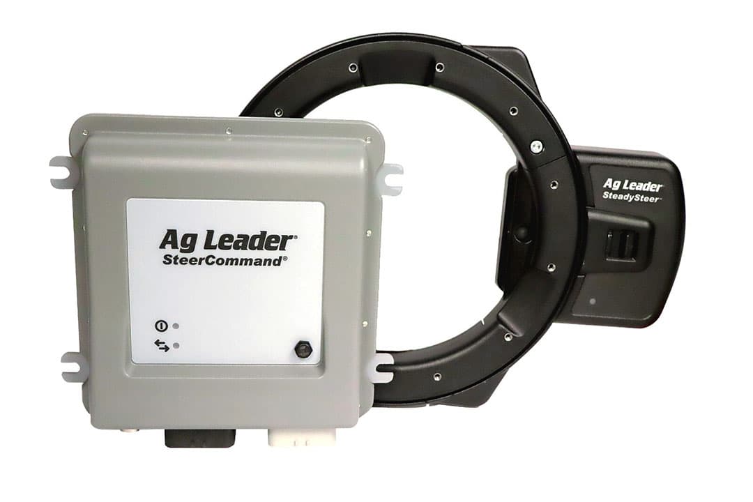 De SteadySteer-stuurmotor kan worden gebruikt in trekkers waarbij geen hydraulische besturing aanwezig is. Is de trekker al wel voorbereid op gps-besturing, dan kan de Z2-controller de hydraulische besturing bedienen. - Foto: Ag Leader