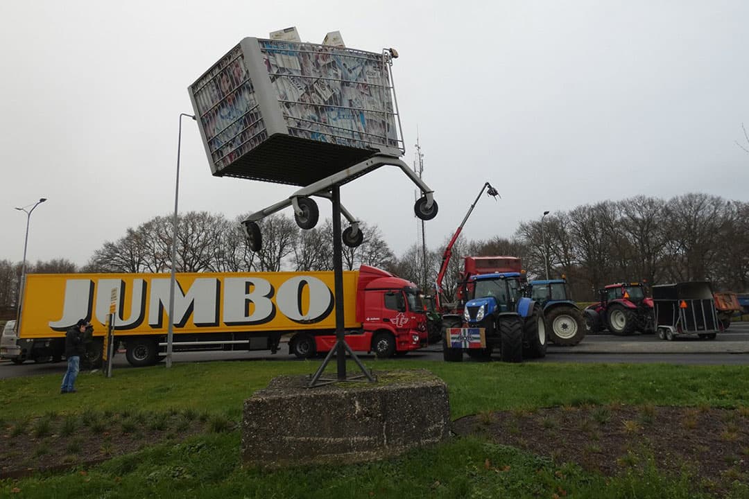 Boeren blokkeerden afgelopen dagen onder andere distributiecentra van Jumbo. - Foto: ANP/Hollandse Hoogte/AS Media