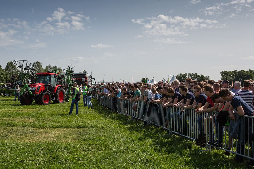 Bijna 1.300 bezoekers bekeken het resultaat en werking van de machines in de live demonstratie. De interesse voor demonstraties bleek hoog.