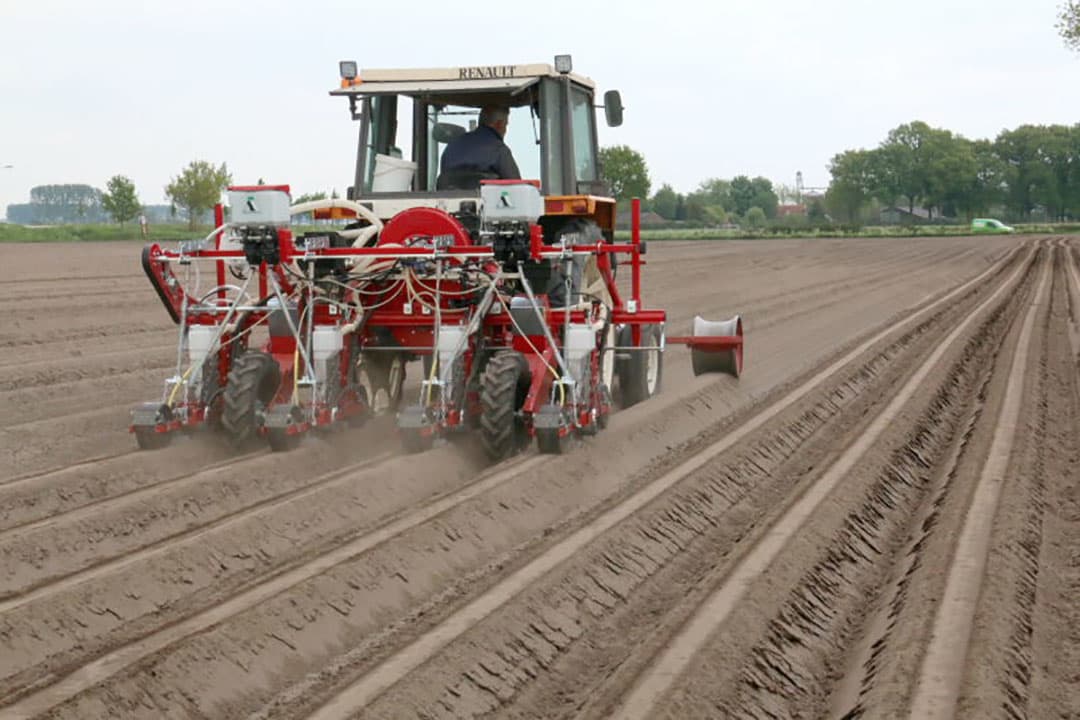 Bij de machine zijn 3 verschillende zaaikouters geleverd. Naast de triplet 2 breedwerpige kouters; een van 9 centimeter, en een kouter op 6 centimeter met hieraan een granulaatverdeler.