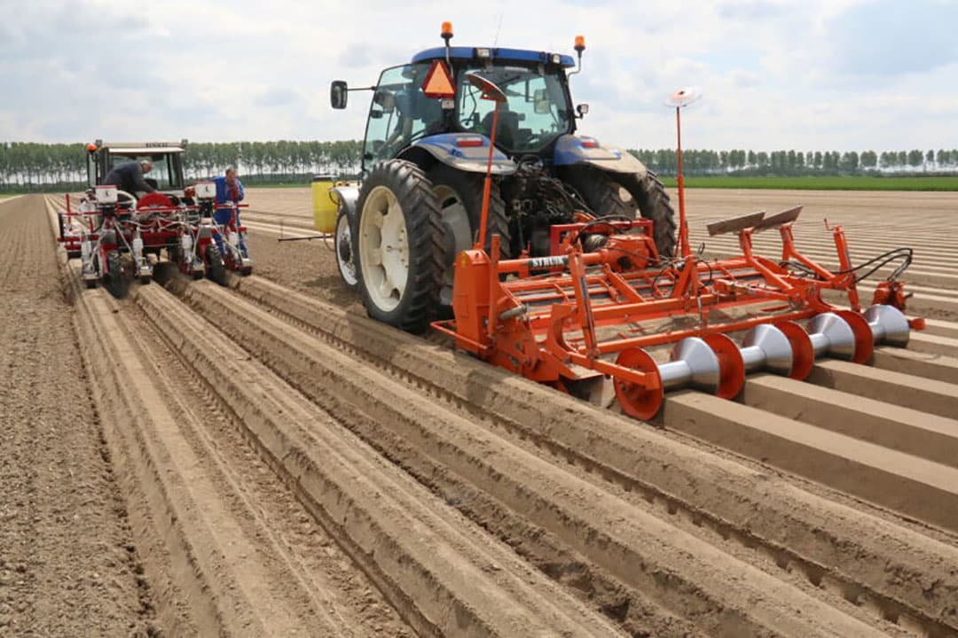 Dan is de machine klaar om voor het eerst te gaan zaaien.