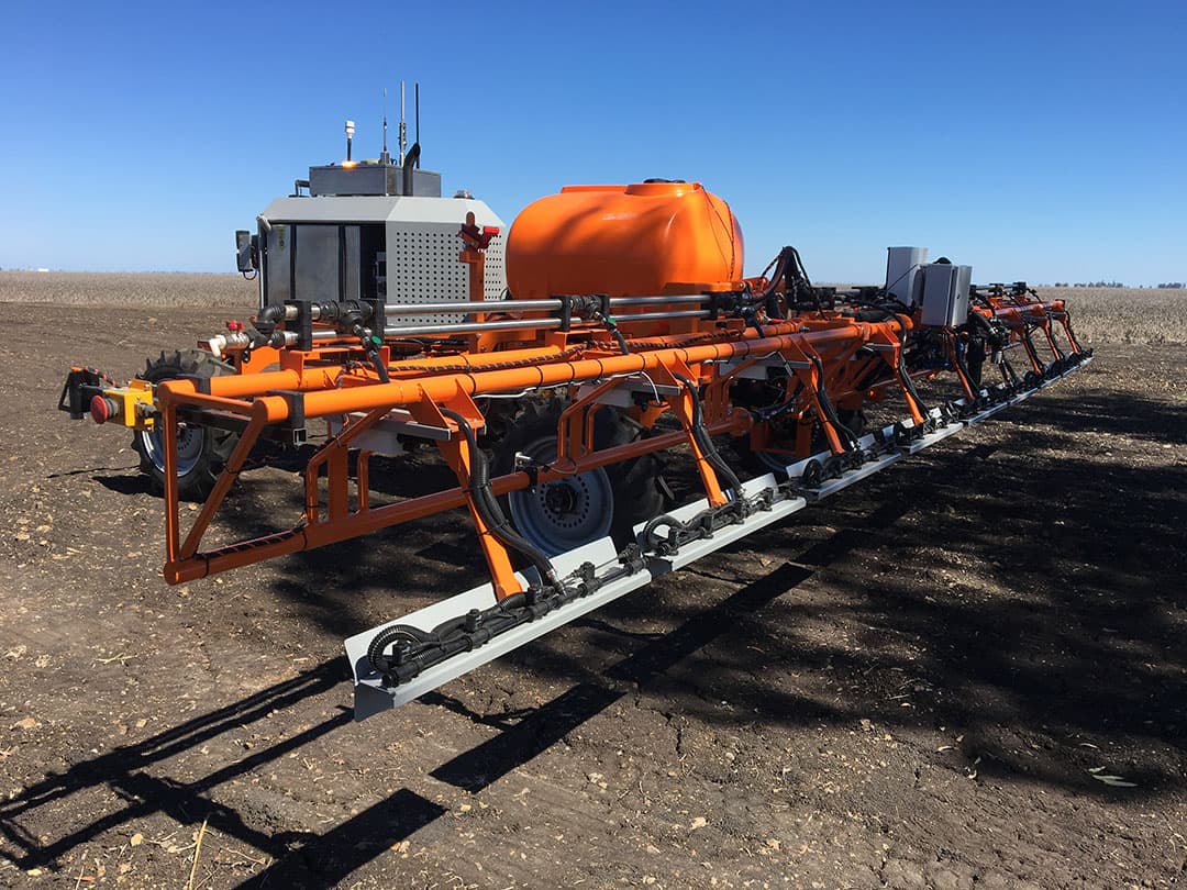 De SwarmFarm-robot met het Weed it-systeem is sinds begin september in gebruik op de boerderij van Jamie Grant. - Foto: Jeremy Jones