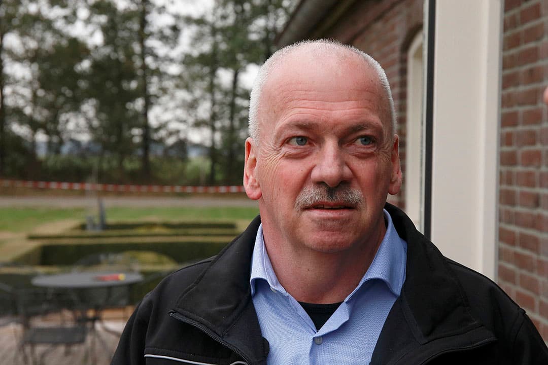 3 melkkoeltanks van 33.600 liter per stuk. Elk voldoende voor 1 melkbeurt, zo was de gedachte. En het is ook meteen een volle vrachtwagen. Deze situatie wordt anders nu het bedrijf heeft besloten om zelf zuivel te gaan produceren.