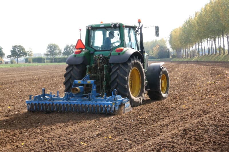 MSP legt tegelijkertijd het volgende perceel klaar voor het planten.