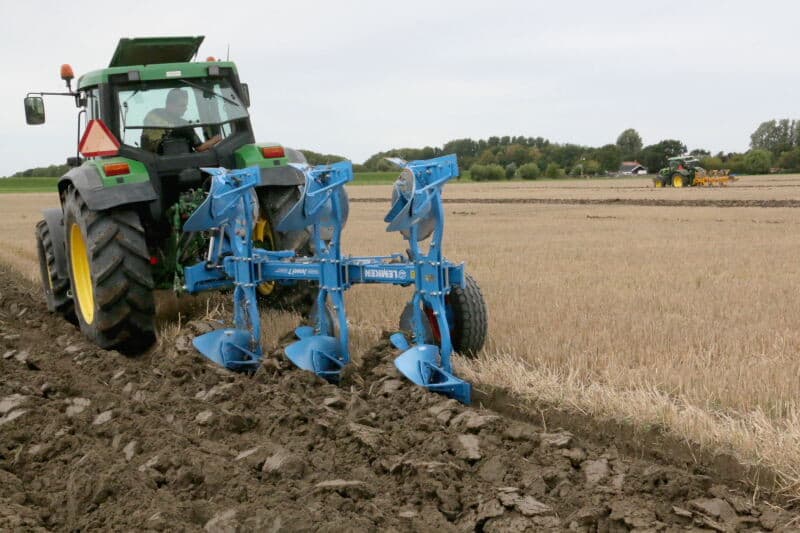 Patrick Cevaal uit Ritthem werd met John Deere en 3-schaar Lemken 3e. Hij kreeg 119 punten voor zijn prestatie.
