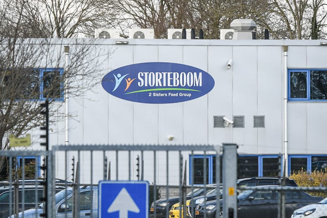 Pluimveeslachterij 2 Sitsters Storteboom in Kornhorn mocht vanaf woensdag weer slachten - Foto: De Vries Media