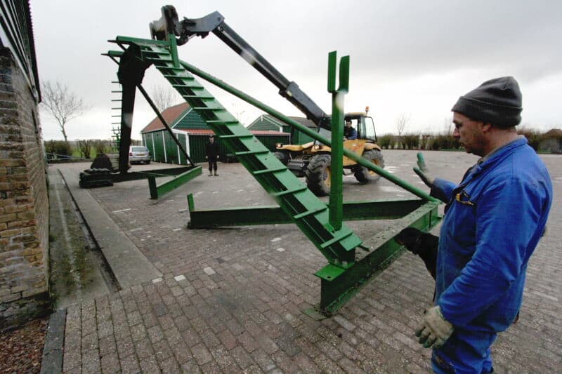 Op de volgende locatie wordt de constructie op de juiste plek gezet.