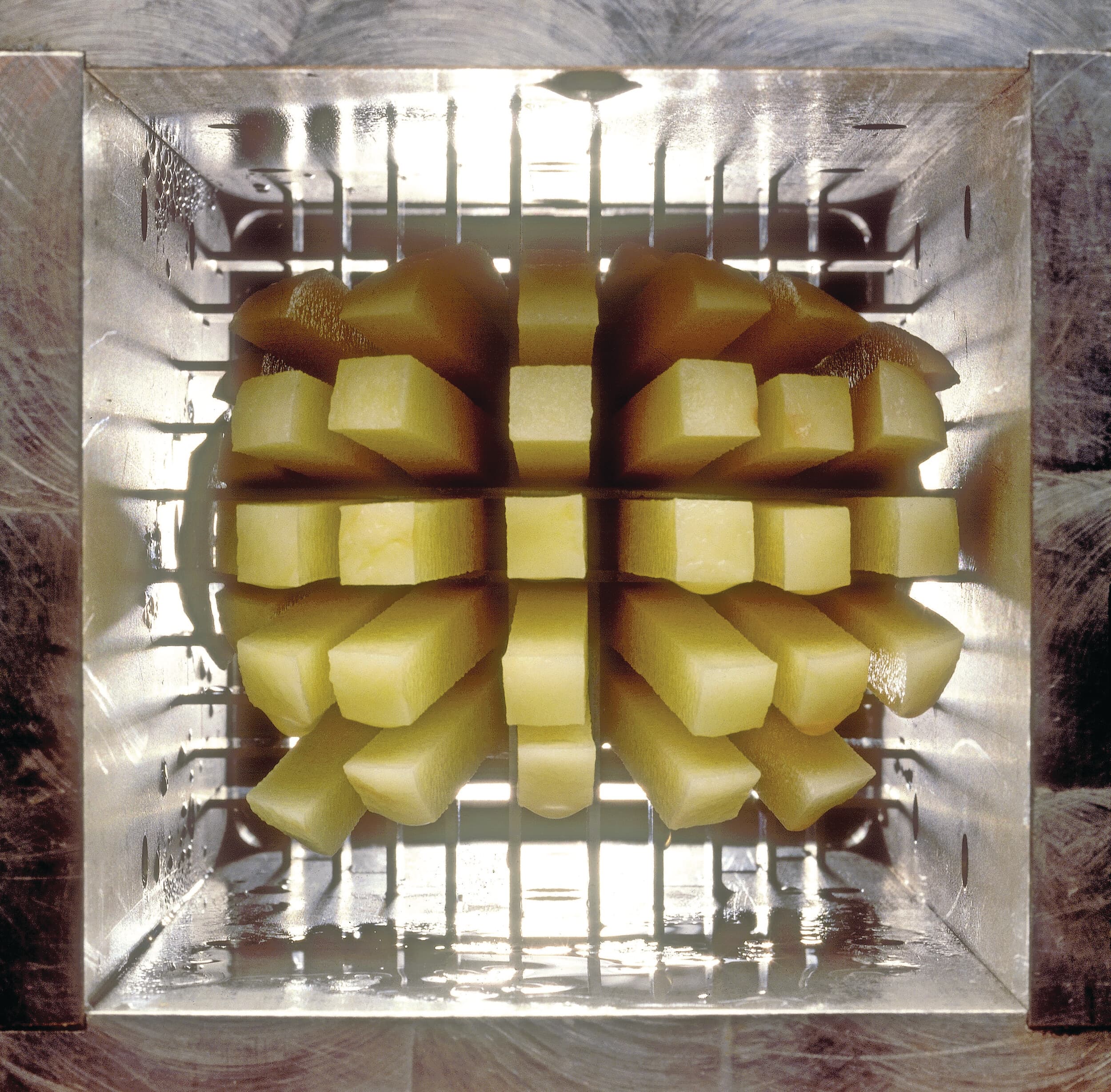 Fritesfabrieken verwerkten in april opnieuw minder aardappelen. Foto: Vavi