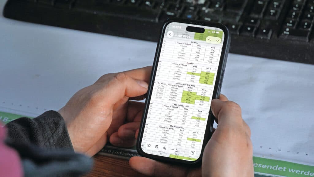 Pahls dekte voor het eerste kwartaal van dit jaar 70% van het melkvolume af tegen gemiddeld €50,3 per 100 kg melk. De melkfabriek betaalde in dezelfde periode €38.