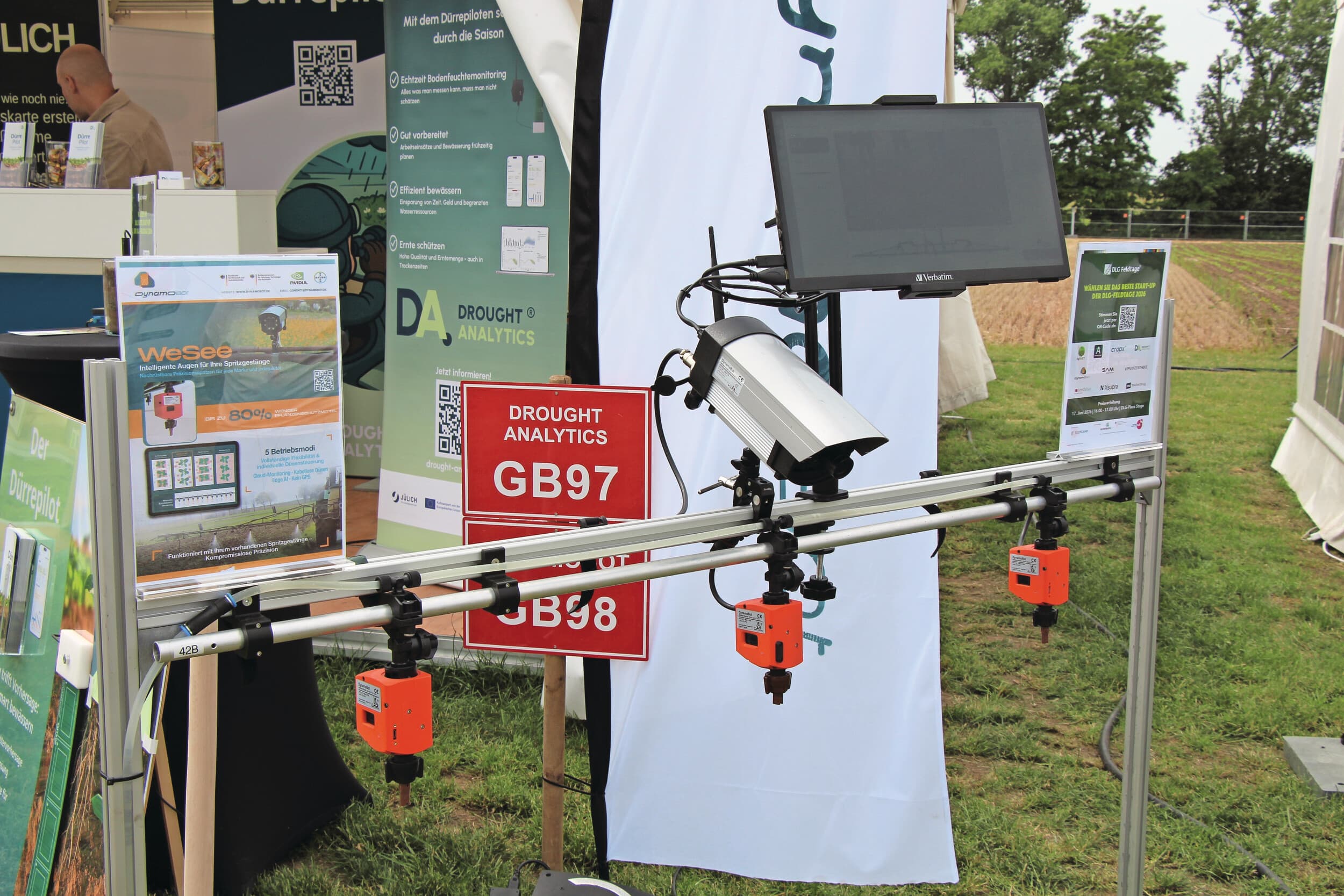 DynamoBot levert het WeSee-spotspraysysteem met individuele dopschakeling dat op te bouwen is op (nagenoeg) elk type veldspuit; nieuw, jong en (flink) op leeftijd. Foto's: René Koerhuis