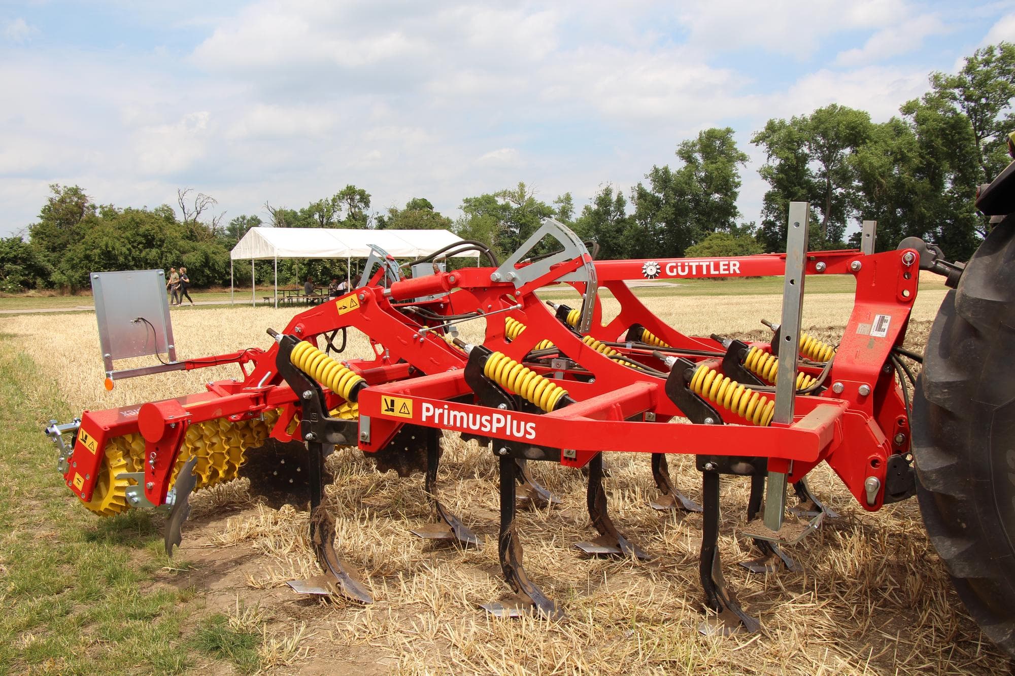 Met de PrimusPlus-cultivator richtte Güttler zich aanvankelijk op Oost-Europa, waar de markt volgens de Duitse machinefabrikant minder druk bezet is dan in West-Europa. Deze vernieuwde uitvoering moet ook West-Europese akkerbouwers aanspreken. Foto: René Koerhuis
