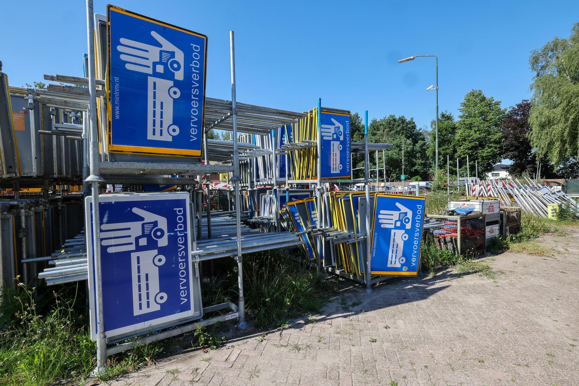 Rondom een hobbybedrijf met 40 kippen en 110 watervogels in Woerdense Verlaat geldt een vervoersverbod voor pluimvee en pluimveeproducten, nadat vogelgriep werd vastgesteld. Foto: Bert Jansen