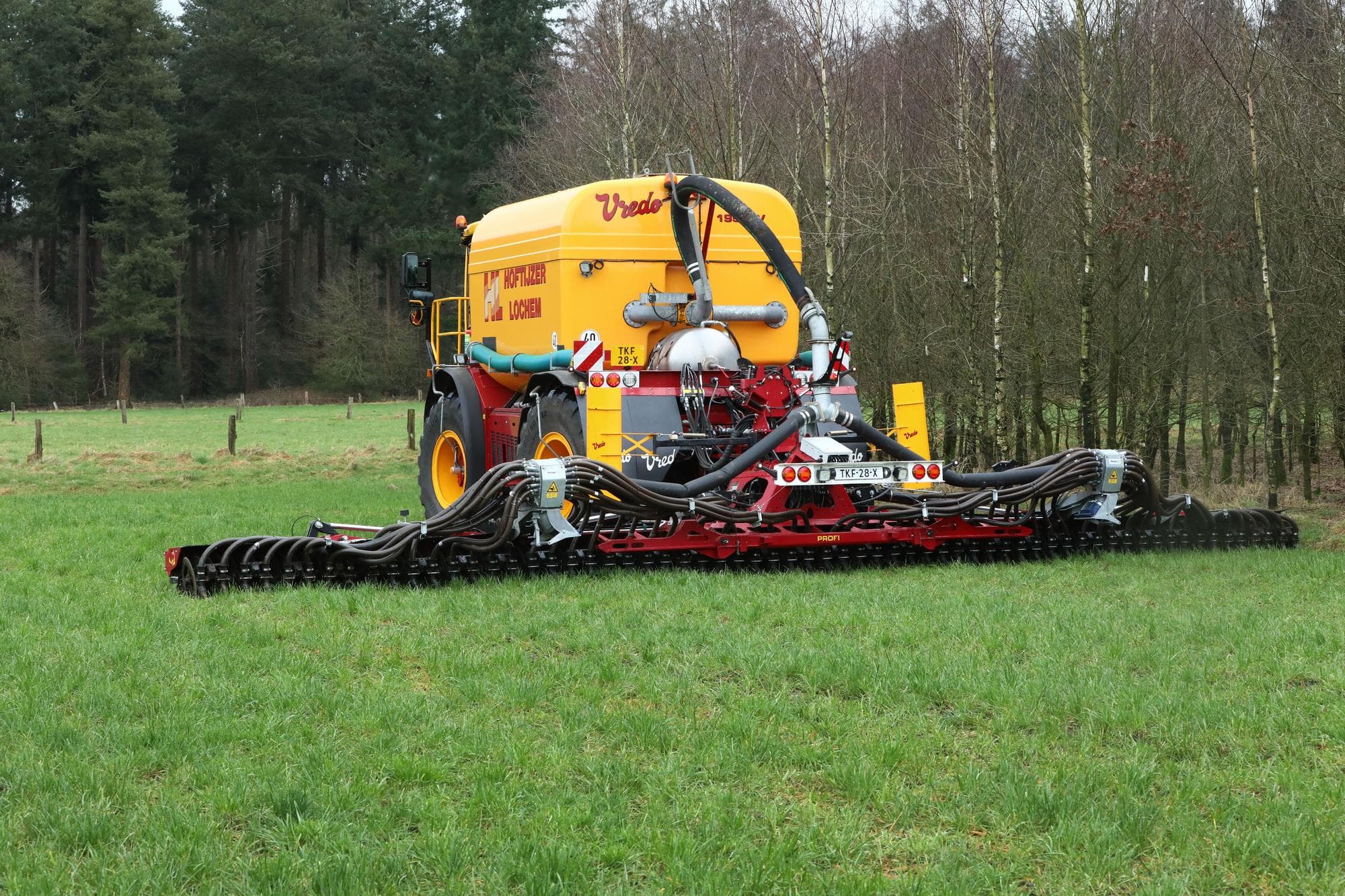 De standaardnorm van 170 kilo stikstof uit dierlijke mest per hectare blijft. De Europese Commissie wil wel meer vormen van digestaat gaan toestaan als kunstmestvervanger. Foto: Henk Riswick