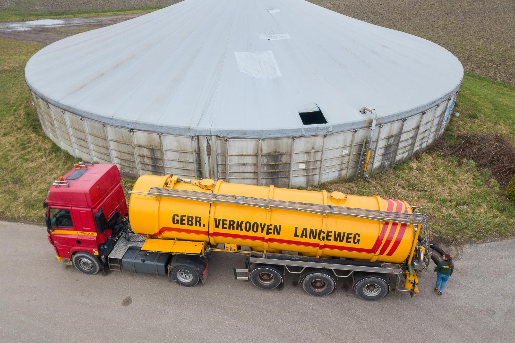 In de eerste helft van 2026 werd meer mest vervoerd dan in dezelfde periode vorig jaar. De hoeveelheid getransporteerde rundveedrijfmest nam toe, terwijl minder varkensmest werd vervoerd. Foto: Peter Roek