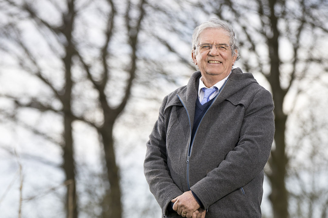 Cees Veerman is oud-landbouwminister en econoom. Hij vindt dat de staat een visie moet hebben over de toekomst van de landbouwsector. - Foto: Roel Dijkstra