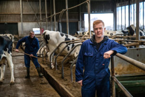 Student Marc Lensink uit Laren (Gld.) stak veel op over fokkerij, iets waar ze thuis veel minder mee bezig zijn. - Foto: Ronald Hissink