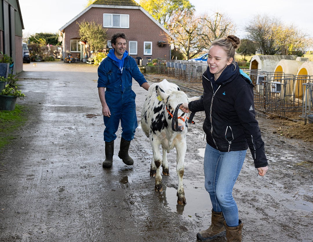 Oudenrijn merkte al snel dat Chloë een speciale band heeft met de dieren op zijn bedrijf.