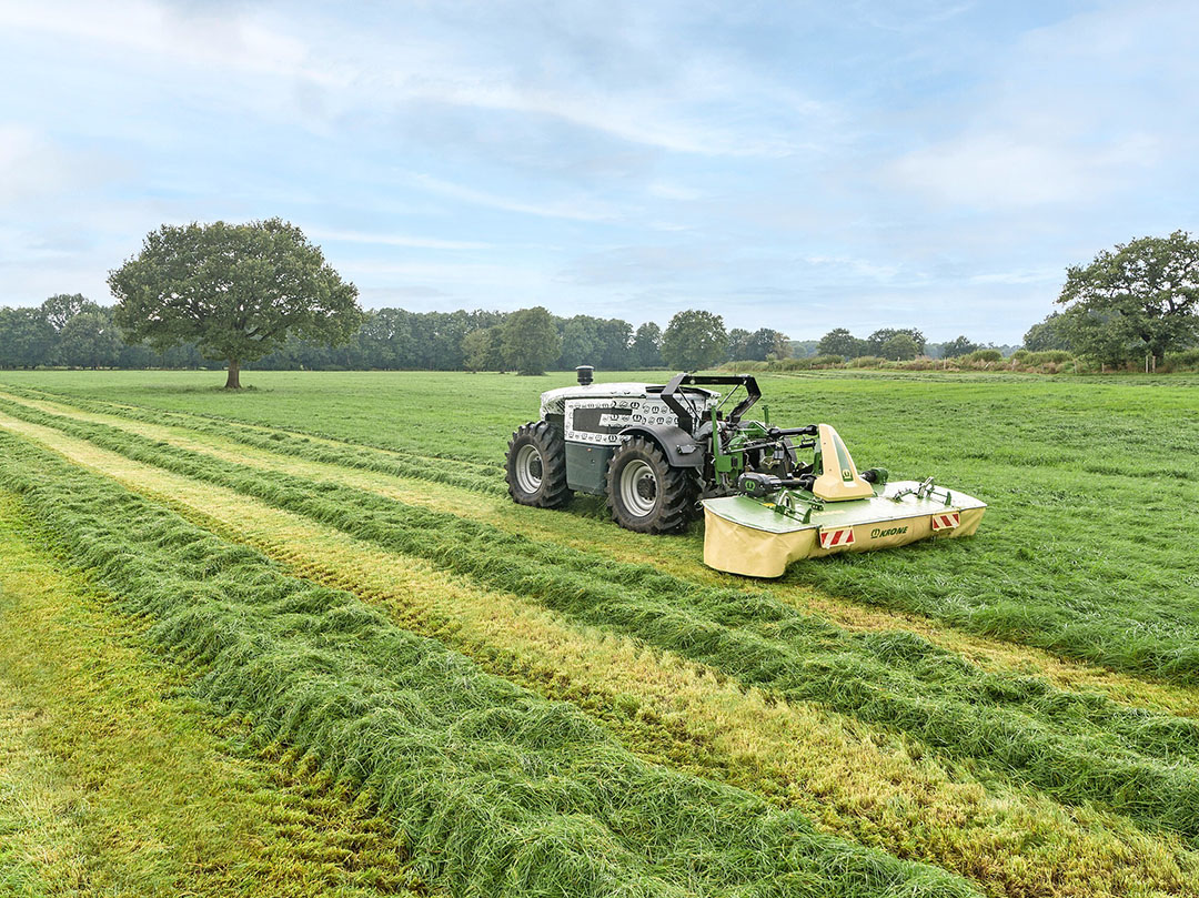 Het afgelopen jaar is een prototype getest in allerlei werkzaamheden, waaronder het maaien van gras.